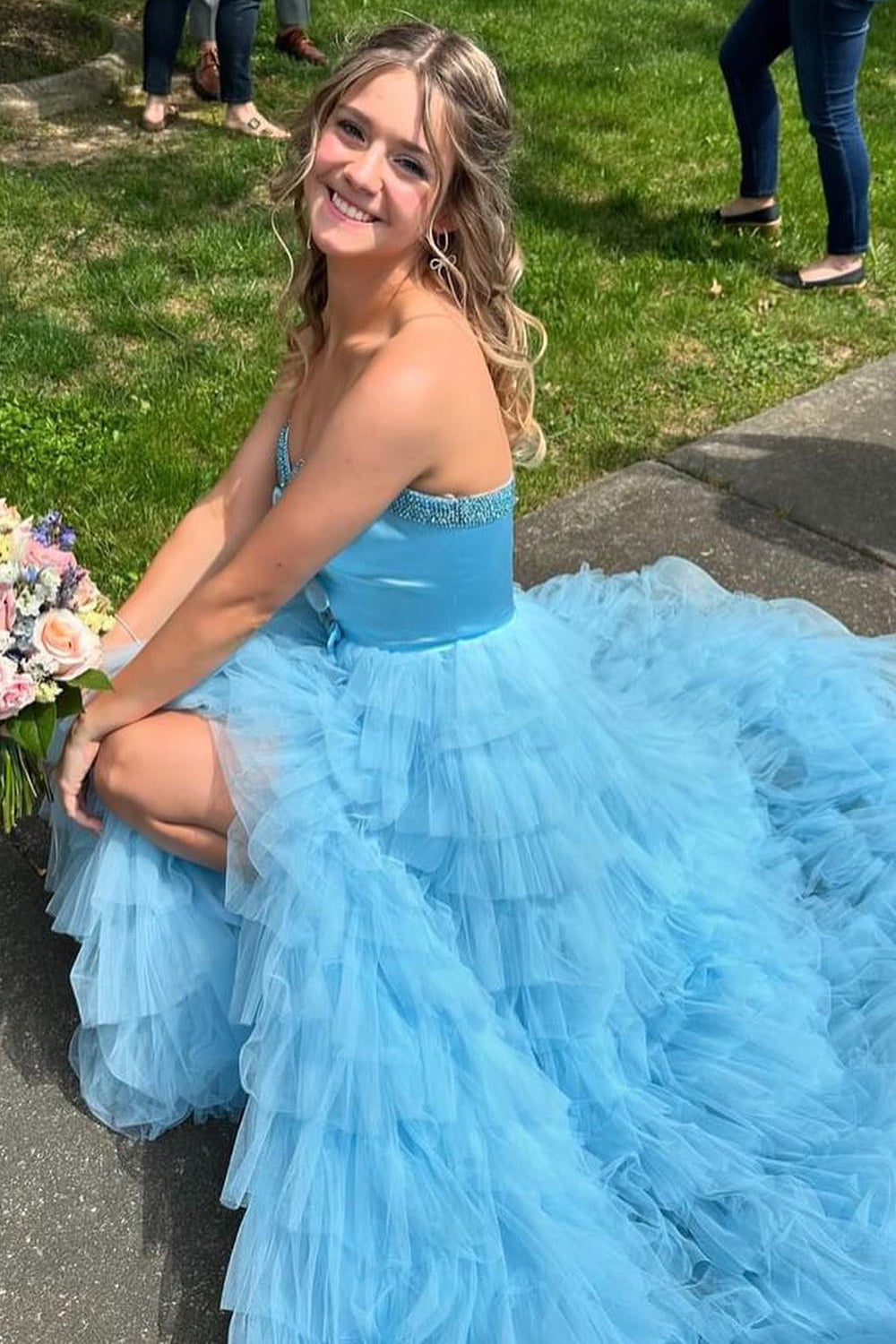Light Sweetheart A-Line Tulle Tiered Long Prom Dress with Bows