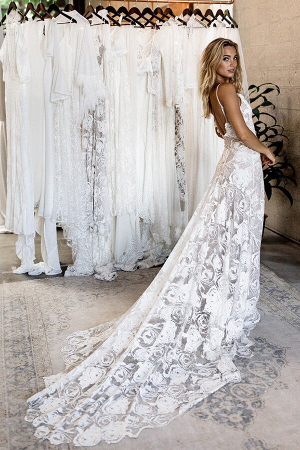 Gorgeous Spaghetti Straps Open Back With Lace Appliques Wedding Dresses