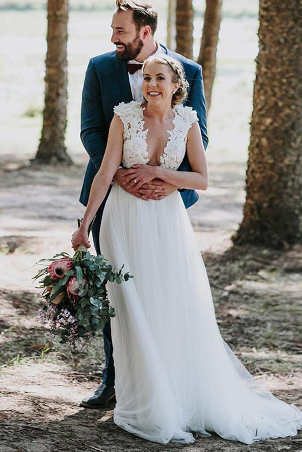 Ivory Tulle Rustic Lace Appliques V-neck Wedding Dresses, Bridal Gowns
