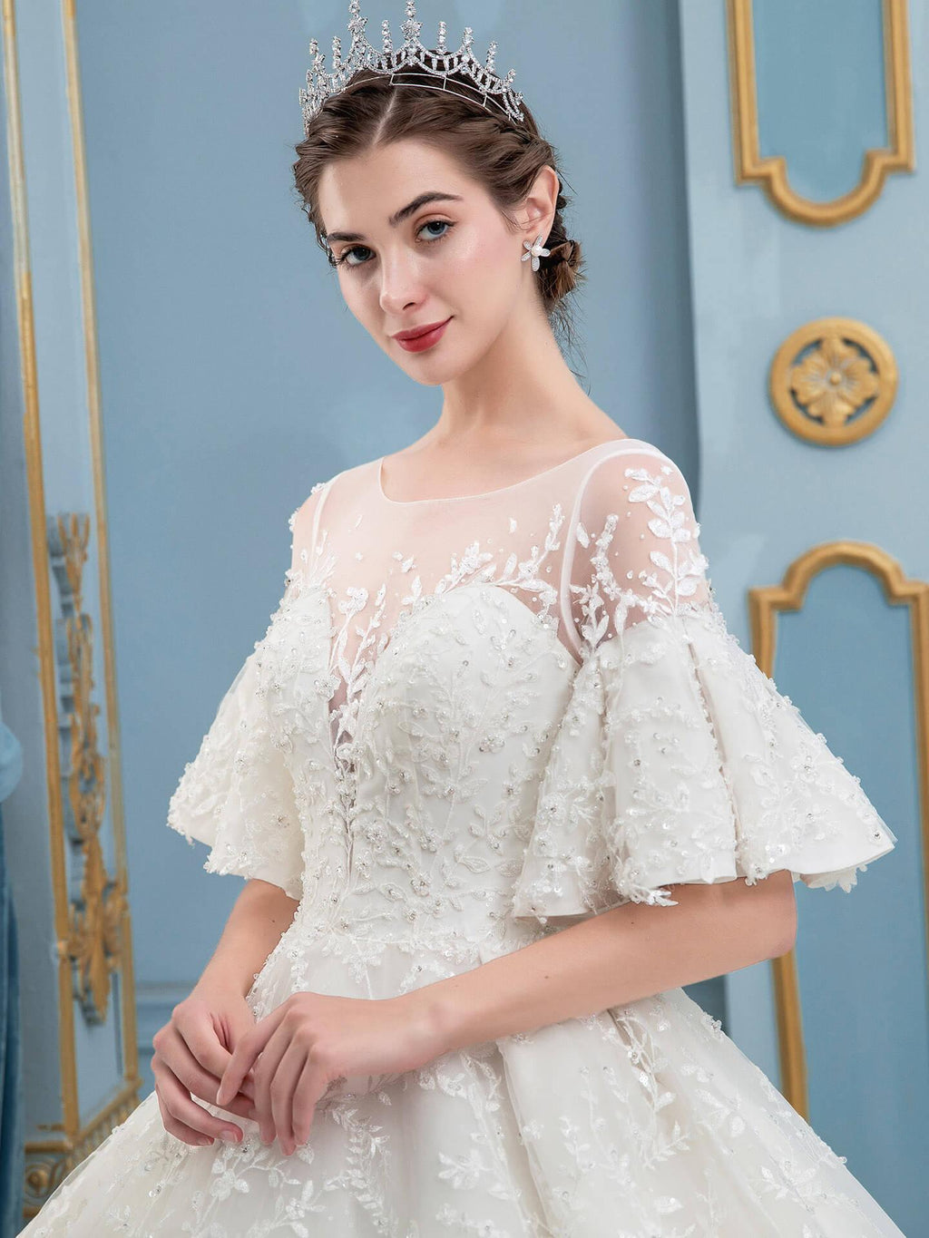 Ball Gown Lace Beaded Wedding Dresses Long Sleeveless Floor Length