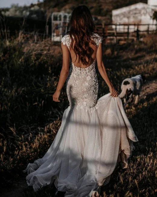 Elegant V-neck Sleeveless Mermaid Wedding Dresses with Lace